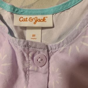 Girls gently used lilac cat & jack dress size 5T #118